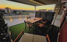 Apt-Large Private Terrace - Sleeps 6 - Close To Bari Airport - Spacious And Relaxing-Ddn House